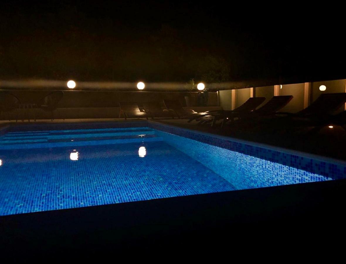 Paradise Brbinj 外观 照片
